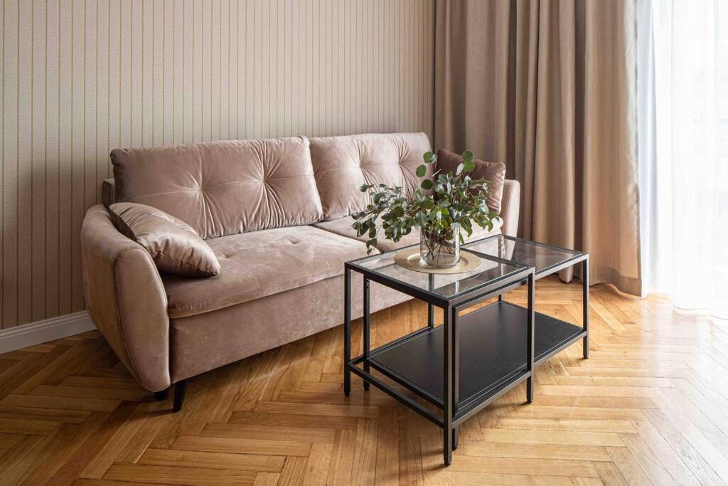 Wyzwolenia Apt , Lazienki Park & Zbawiciela Sq. 2' 바르샤바 외부 사진