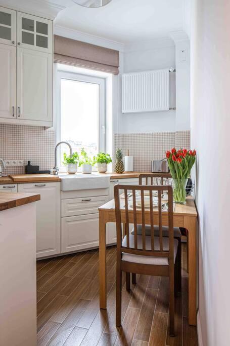 Wyzwolenia Apt , Lazienki Park & Zbawiciela Sq. 2' 바르샤바 외부 사진